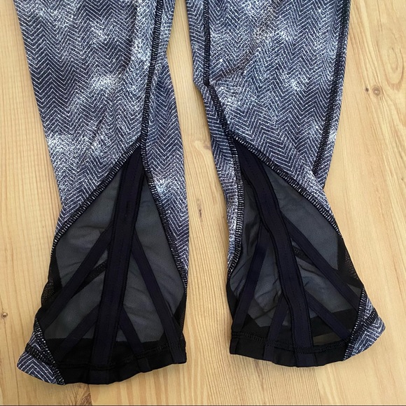 Lululemon Women’s Size 6 Capri Leggings Herringbone Pattern - Picture 14 of 14